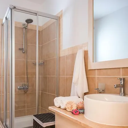Apartment Fiesta With Private Pool