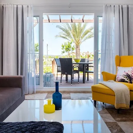 Fiesta With Private Pool Apartment *